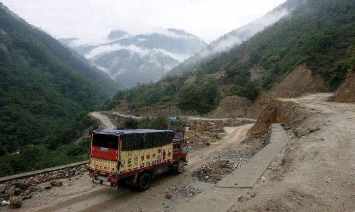 Truck-India-China-Border1693334623-0