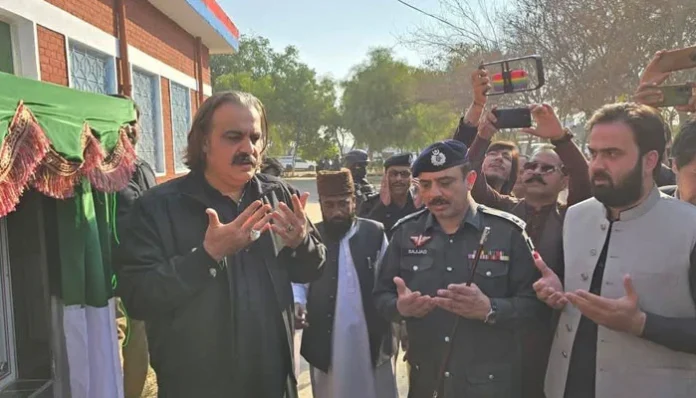 1274692_4778218_CM-inaugurates-police-training-school-in-DI-Khan_akhbar