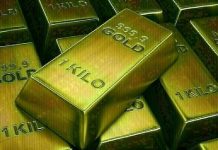 Gold prices fall in local, global markets after two-day break
