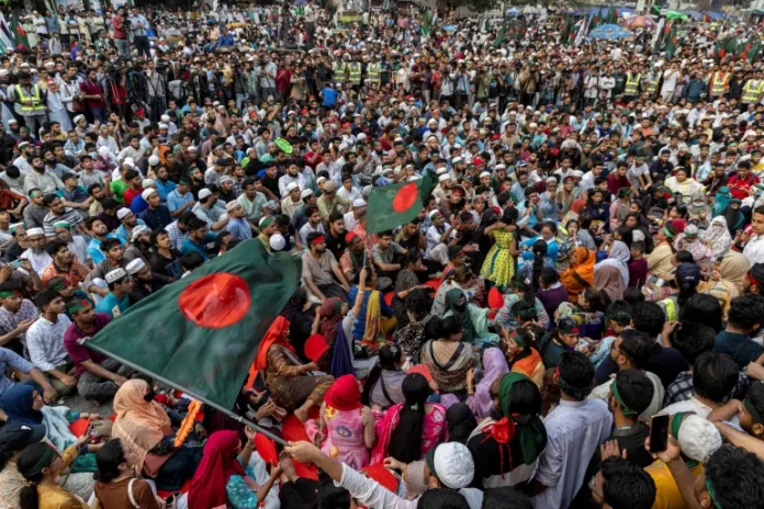 2025-05-10T204054Z_1908522332_RC2ZEEARIQQP_RTRMADP_3_BANGLADESH-POLITICS-1746944761