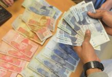 Rupee gains 01 paisa against US Dollar