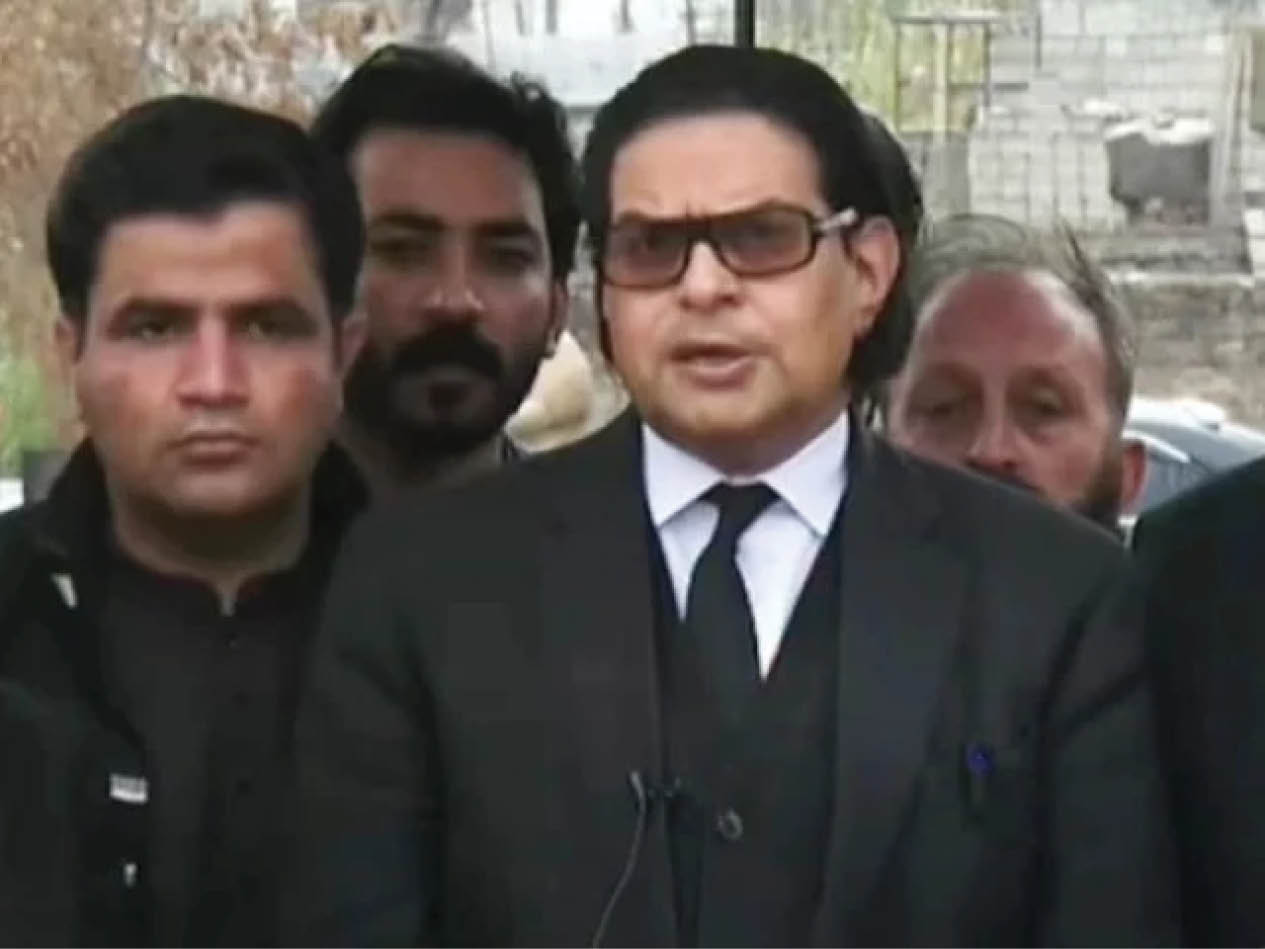Imran Khan loses vision in one eye, claims PTI leader