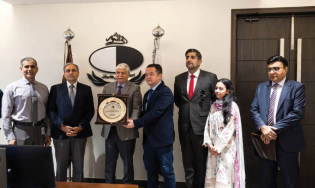 Pakistan eye hospital explores Uzbekistan care partnership