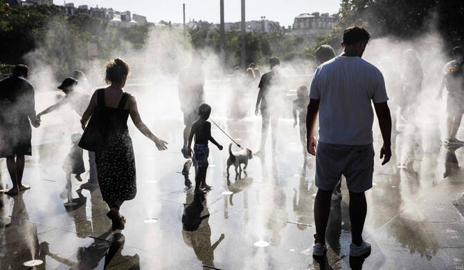 Dangerous heat wave threatens oppressive temperatures in much of the US