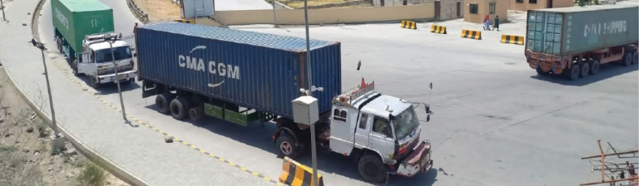UN aid containers convoy cross to Afghanistan