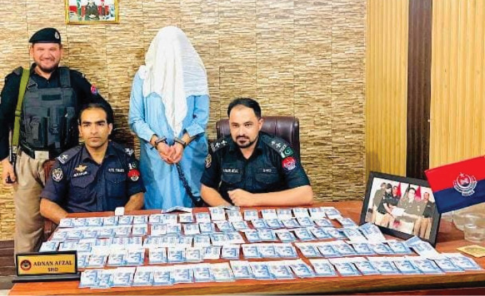 Impersonator arrested for defrauding citizen in Peshawar