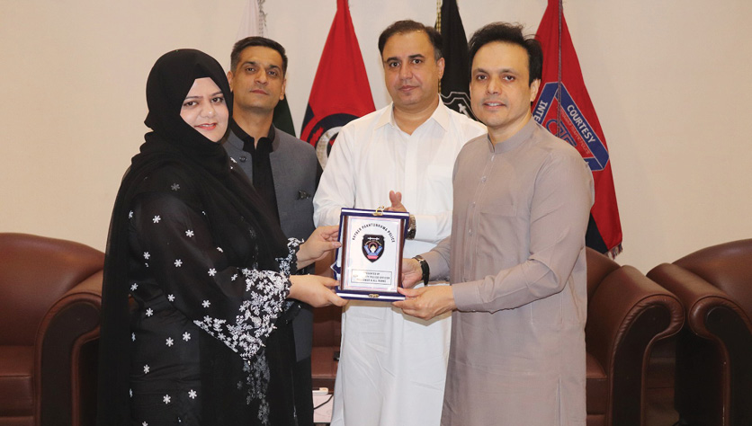 Peshawar police officers honoured at farewell ceremony