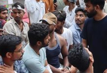 ‘Cockroach’ vows to protest until education minister resigns