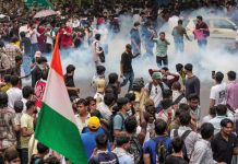 India ‘blocks’ mobile internet in central Delhi