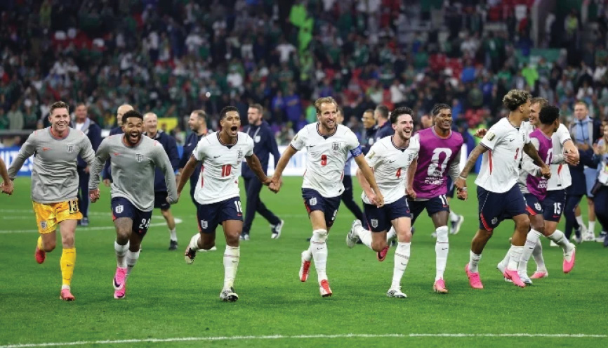 Ten-man England beat battling Mexico 3-2 in last-16 thriller