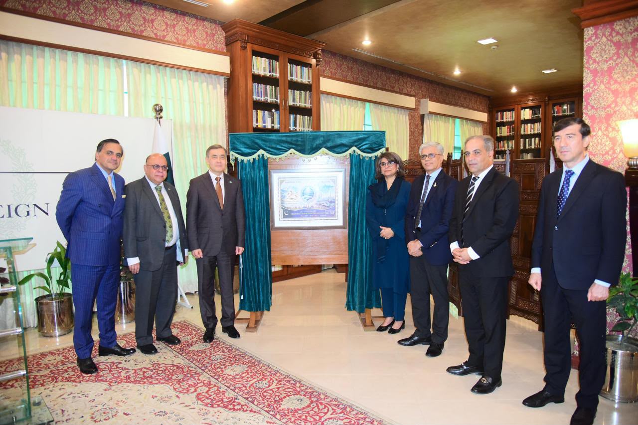 Foreign Secretary, SCO Secretary General unveil commemorative postage marking SCO’s 25th anniversary