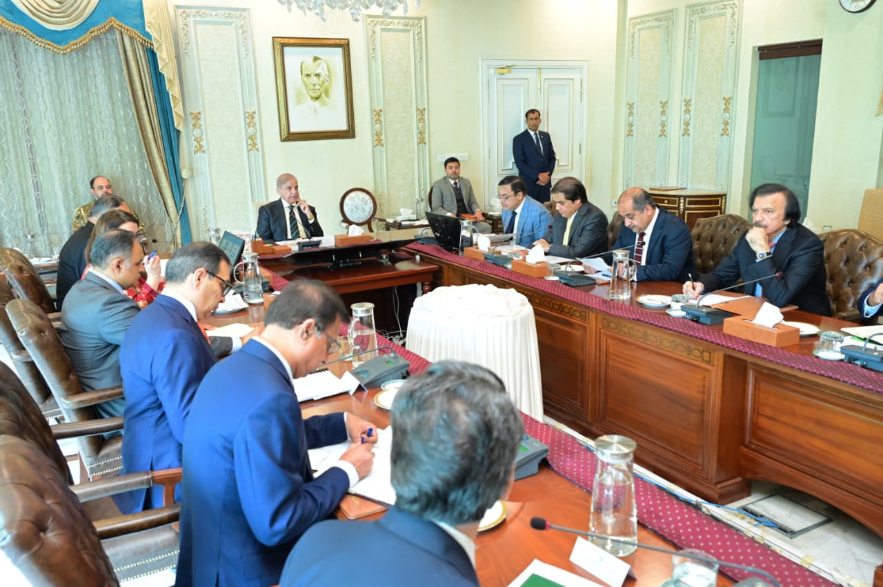 PM calls for timely completion of Railways key projects