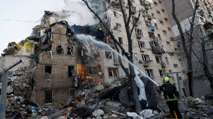 Russia bombards Kyiv in major strike, at least 18 people killed