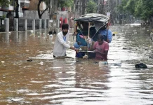 India floods kill over 100