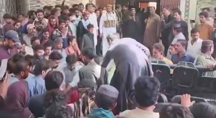 eight-killed-armed-clash-two-groups-dadu-1788084058-3169